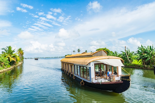 Kerala Tour Packages From Seasonz India Holidays At 7999/-