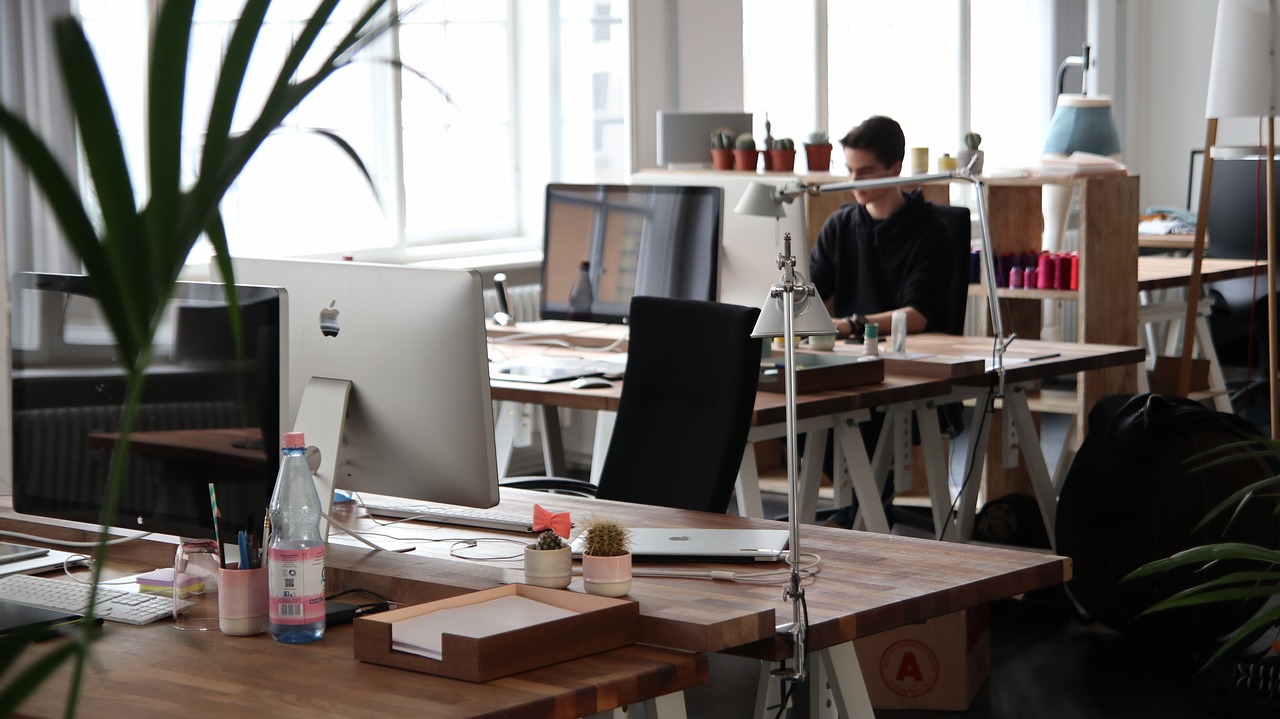 smart desks: integrating technology into your workspace